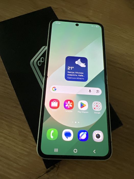 Samsung Flip6 12/256g отличное состояние,полный комплект