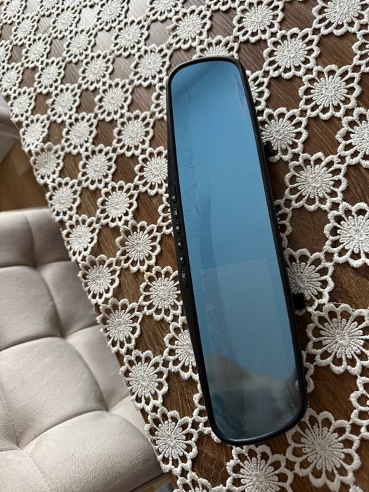 Rejestrator jazdy w lusterku