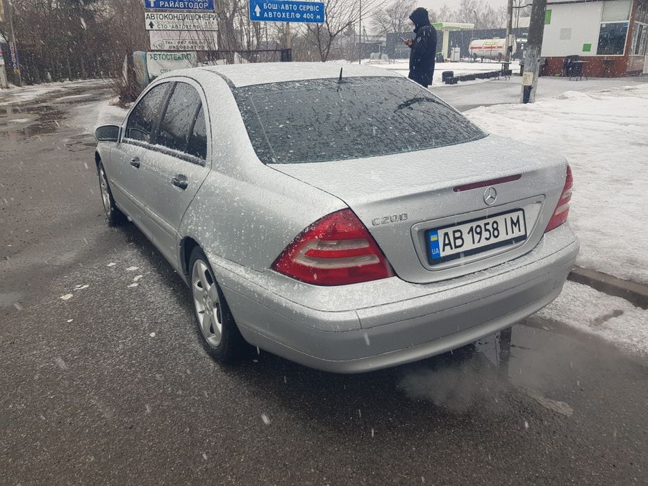 Продам автомобіль ресталінговий мерседес  с200