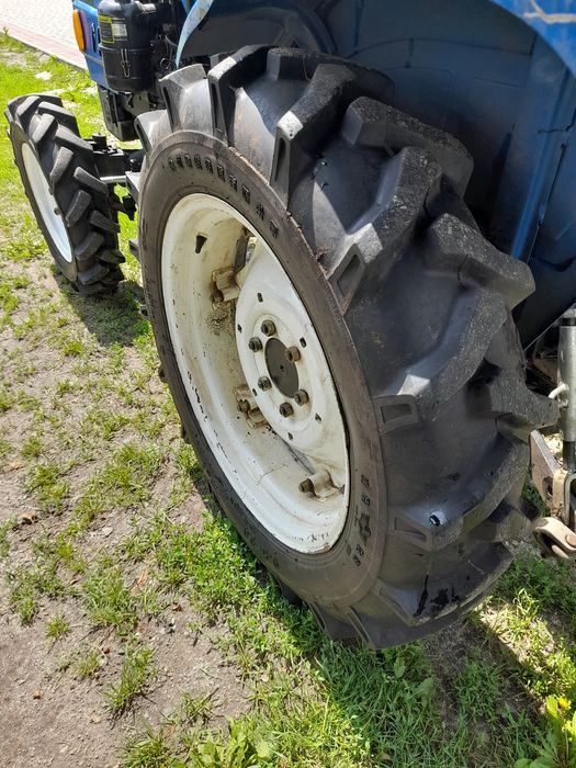 Трактор Dongfeng DF-244 повнопривідний 4х4 гідропідсилювач дизель 24кс