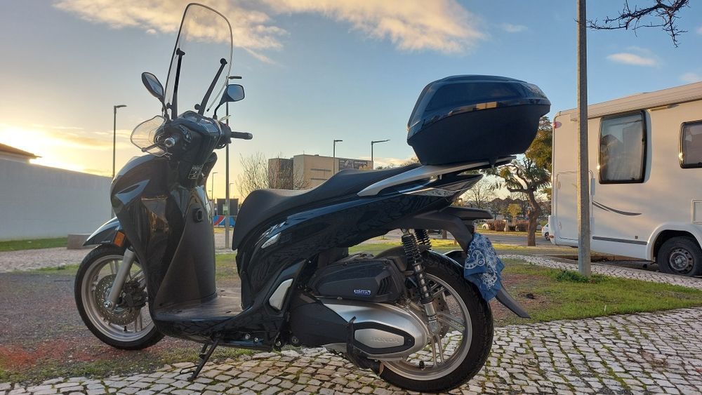 Honda SH350i - smart top box, poucos km, como nova