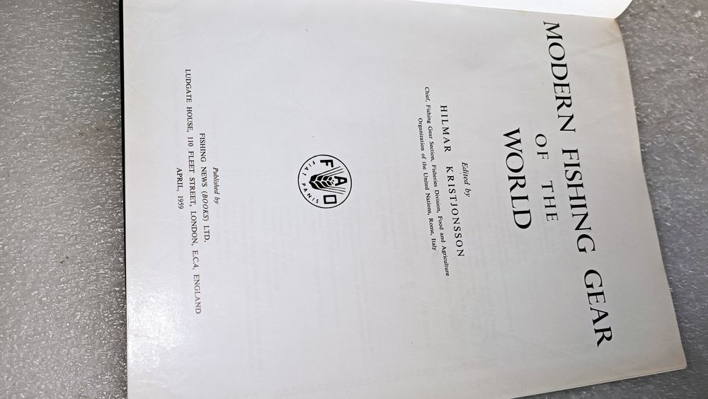 Livro antigo Modern Fishing of the World 1959