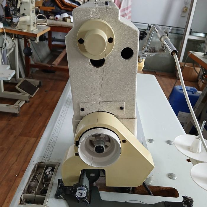 Колонкова швейна машина Beyoung BM-9910