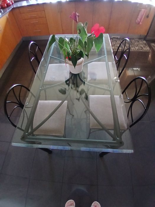 Vendo mesa em vidro