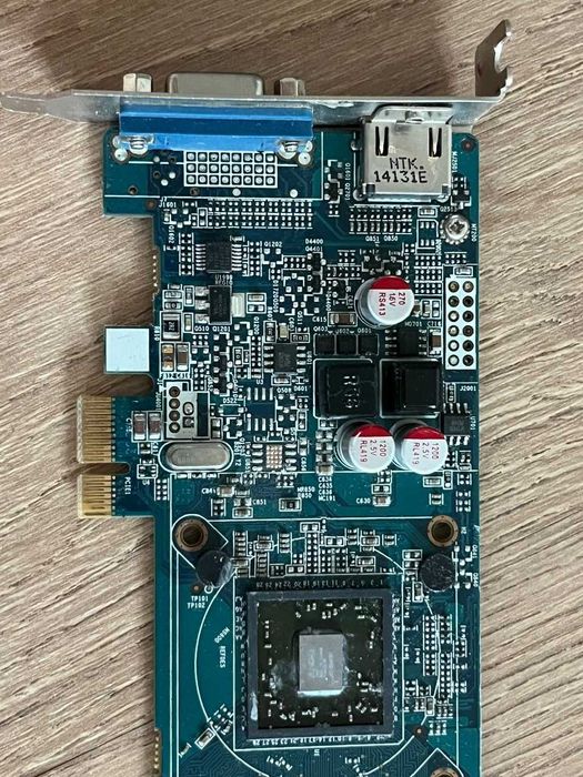 AMD Radeon R5 235 1GB DDR3