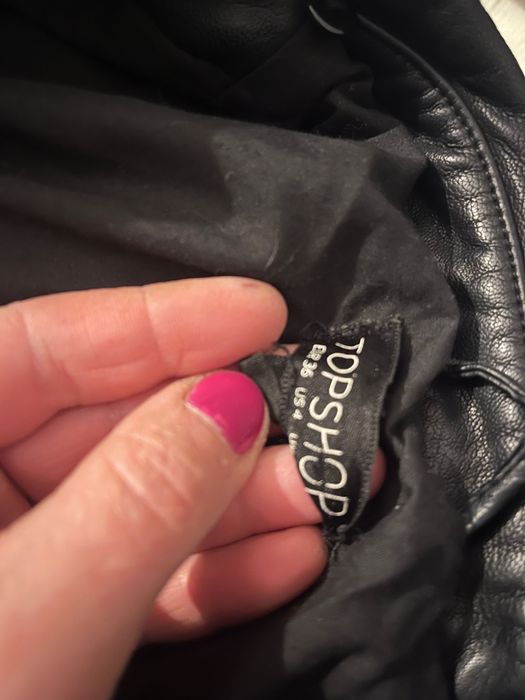 Kurtka, ramoneska z dopinanym furtxanym kołnierzem