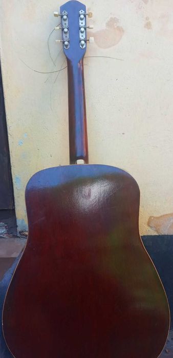 Гітара акустична . Струни.