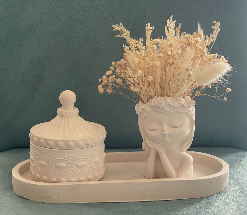 Conjuntos em gesso com flores