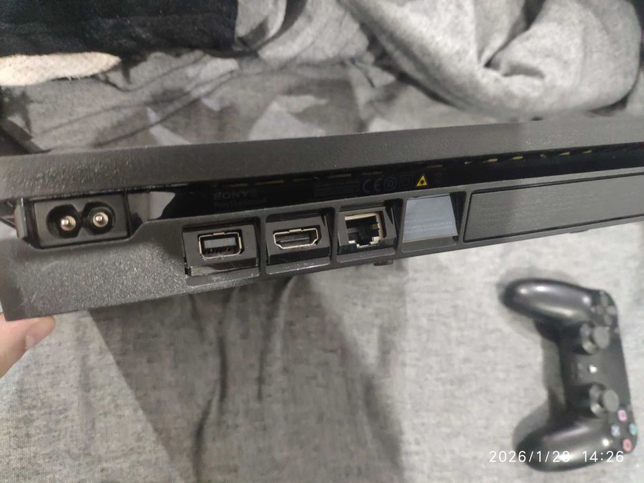 SONY Playstation 4 Slim 1T 2 comandos