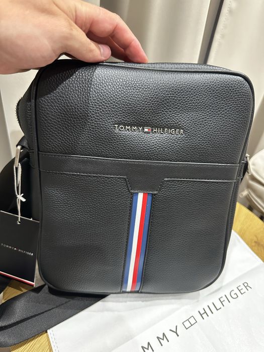 Велика сумка Tommy Hilfiger чорного кольору / барсетка томмі хілфігер