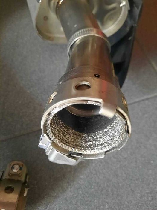 Escapes Yamaha R1 Crossplane
