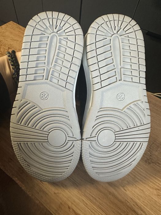 Кросівки красовки взуття кеди