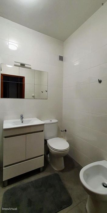 Quarto - localizado em  Coimbra
