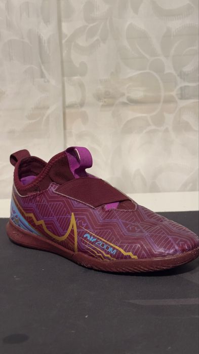 Chuteira futsal “nike air zoom mercurial KM”
