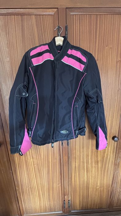 Casaco de Mota Feminino Impermeável | Ventilado e Forro Removível