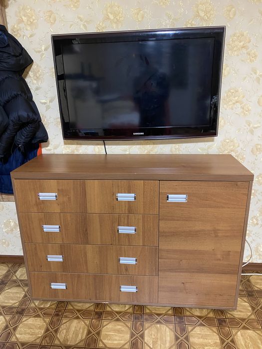 Комод 130х91х43. В хорошем состоянии