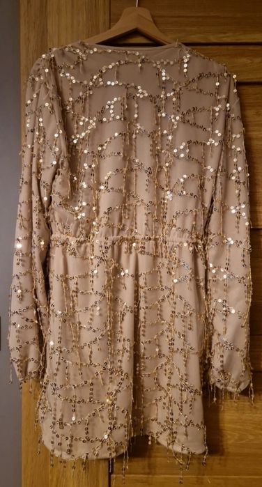 Sukienka z cekinami