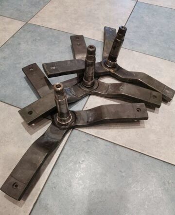 Крестовины Miele и др. запчасти.