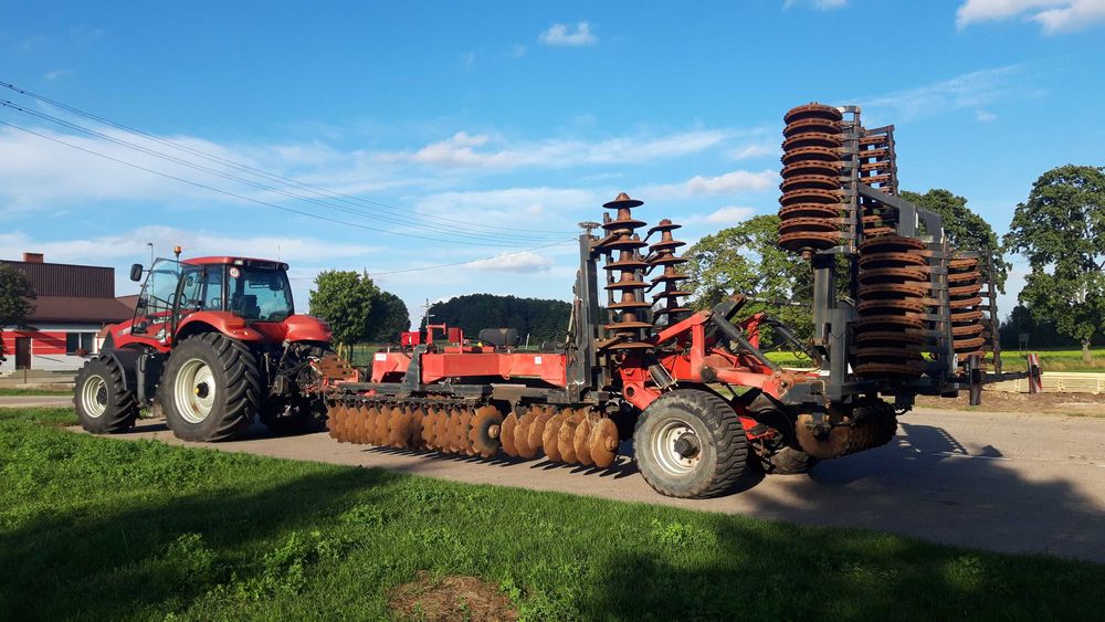 Case IH Magnum 315 New Holland T8
