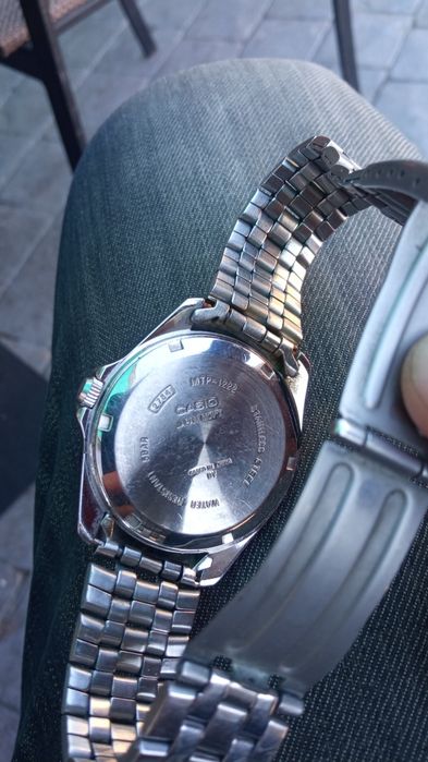 Часы Casio quartz