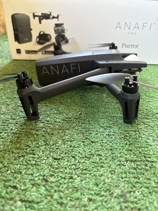 Drone PARROT Anafi (4K - Autonomia: Até 25 min - Cinzento)
