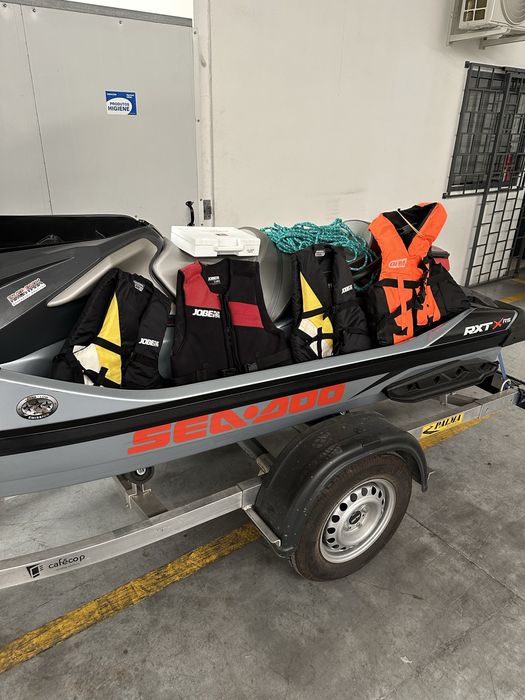 Mota de água SEA-DOO
