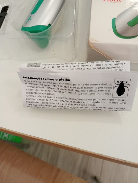 Pente elétrico mata piolhos