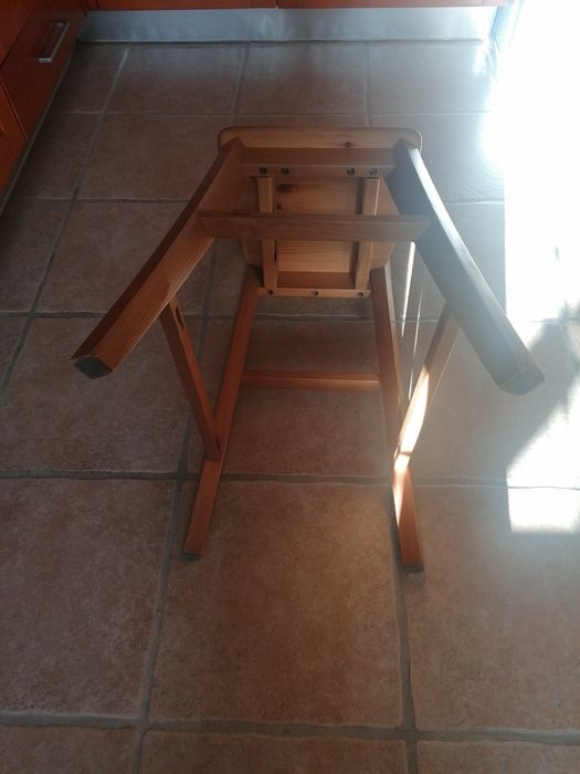 Cadeira de refeições para criança.