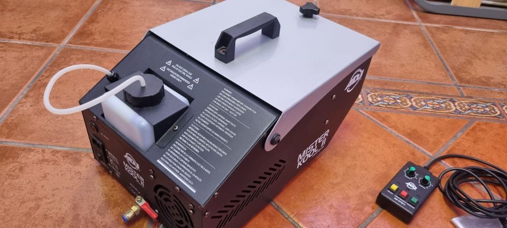 Máquina fumo gelado - ADJ Mister Kool II