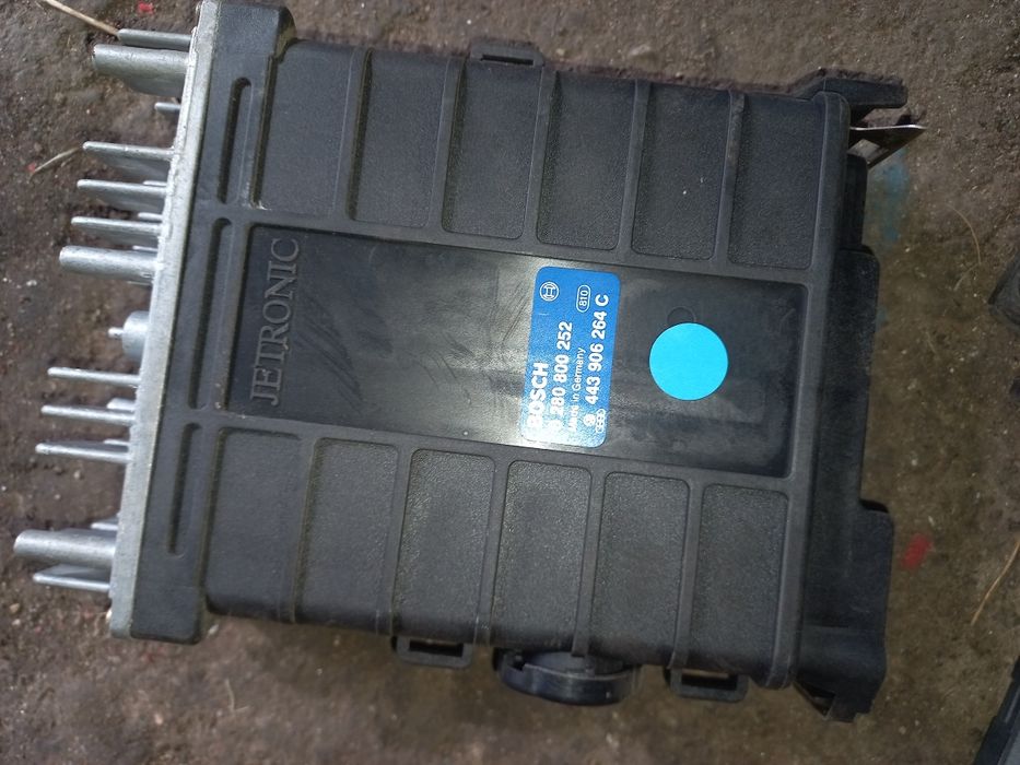 Продам трапеції двірників Ауді 100с3.