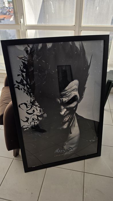 3 Quadros, Cidade e figuras  DC Batman , muito Grandes, molduras pretas FNAC, e telas imagem, espetacular.