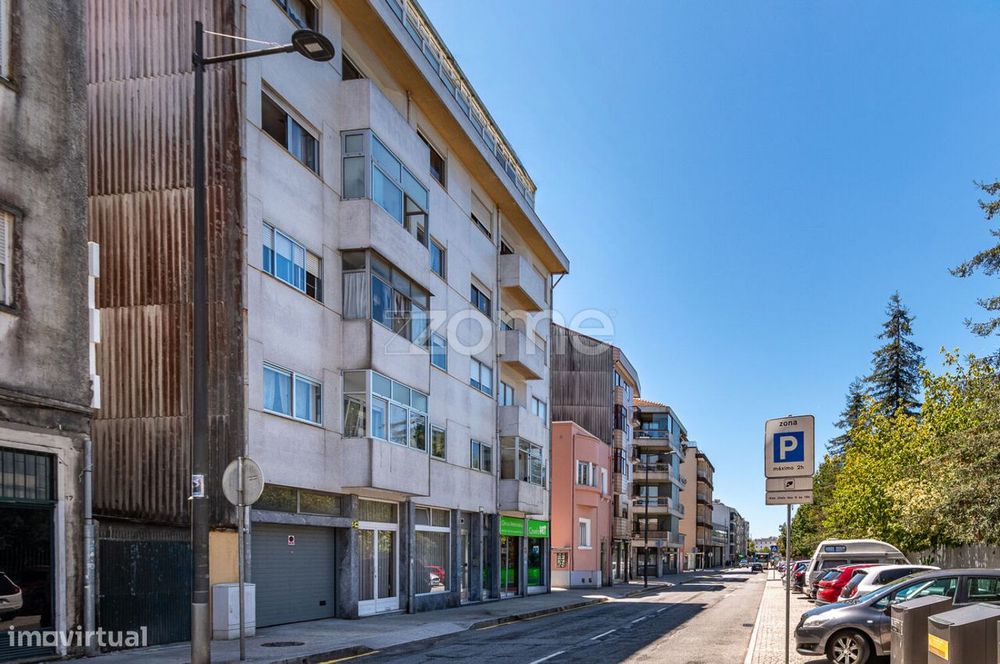 T1+1 com lugar de garagem em frente à Quinta do Covelo | Porto