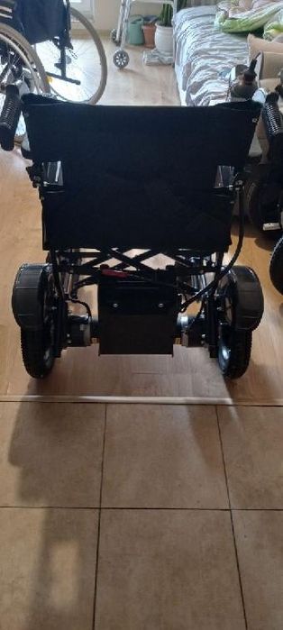 Wózek inwalidzki o napędzie elektrycznym