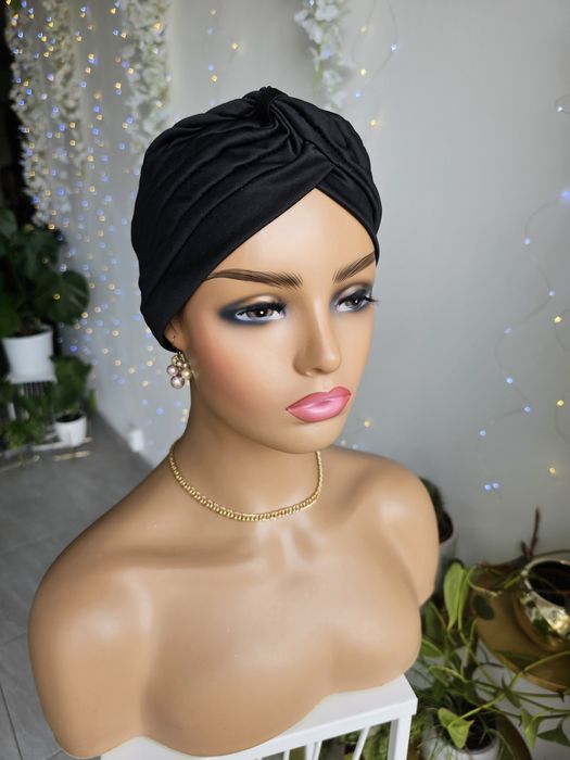 Czarny turban czapka chustka na głowę w trakcie leczenia Iga