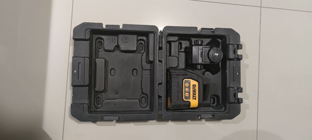 Laser liniowo krzyżowy 360° DeWalt DW0811