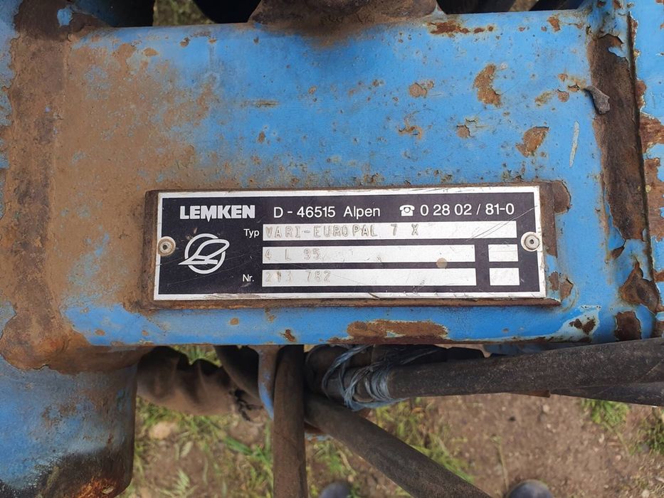 Продам плуг 4+