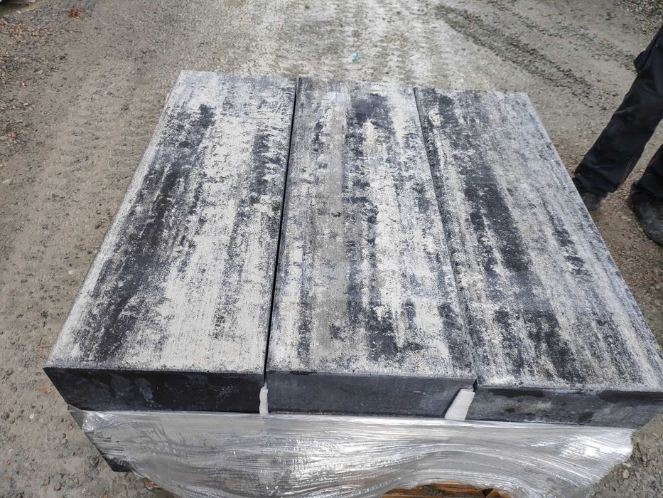 Filar podstawa pod pompę piec 100x35x15 stopień schody palisada beton