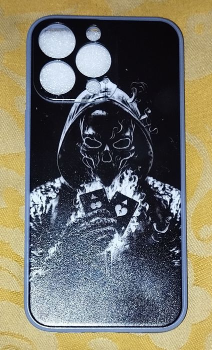 Vendo capa protetora para iPhone 13 pro