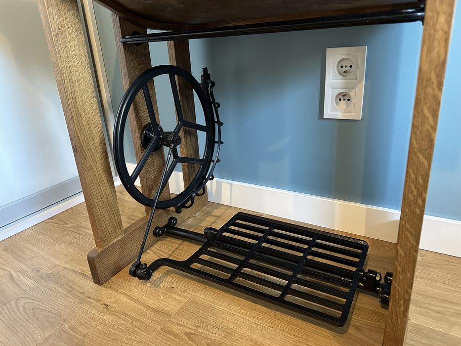 Stolik z maszyny do szycia, Łucznik