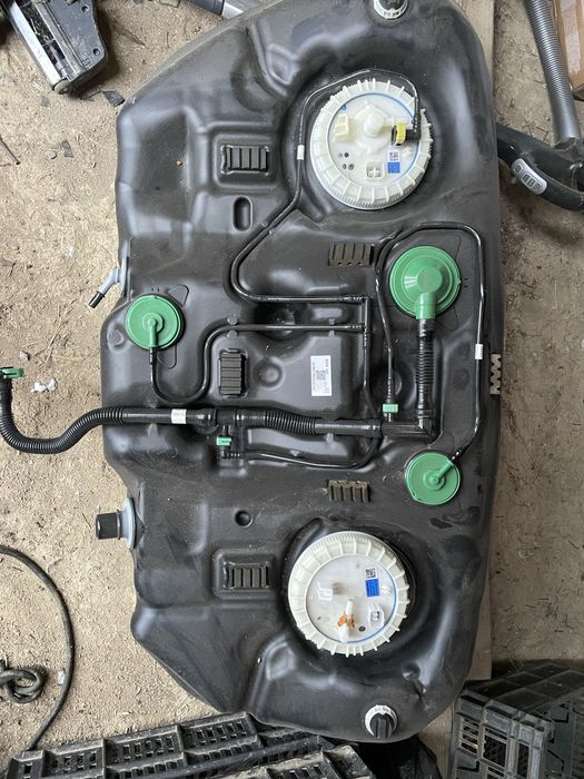 Паливний бак subaru