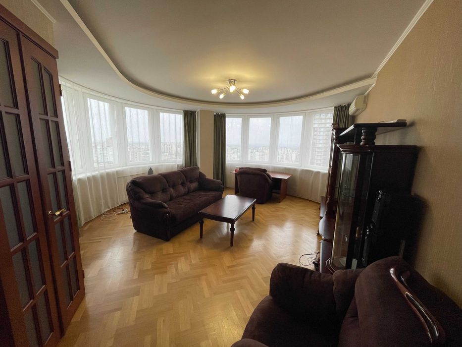 вул .Левка Лук'яненка 21/3