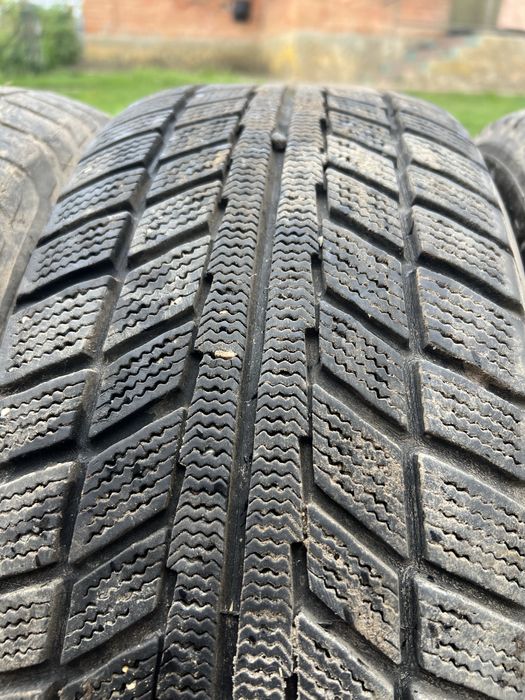 Продам резину  205/55r16