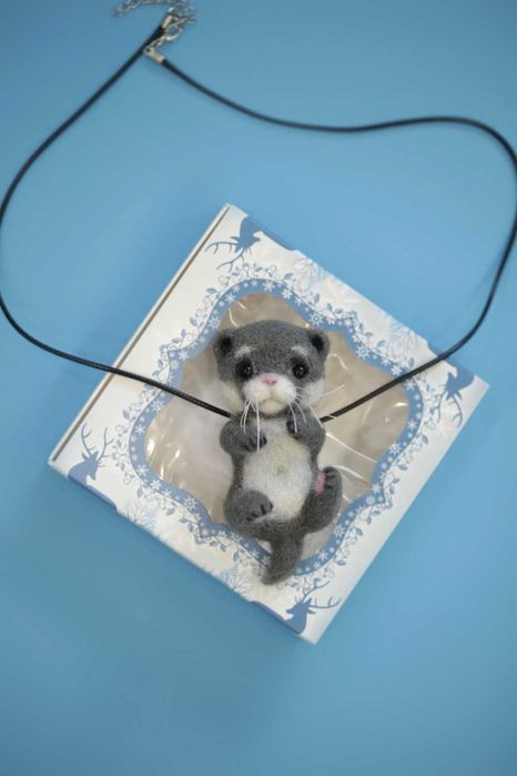 Підвіска з вовни видрочка