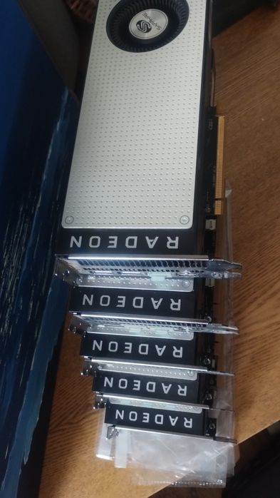 відеокарта Radeon RX 470.