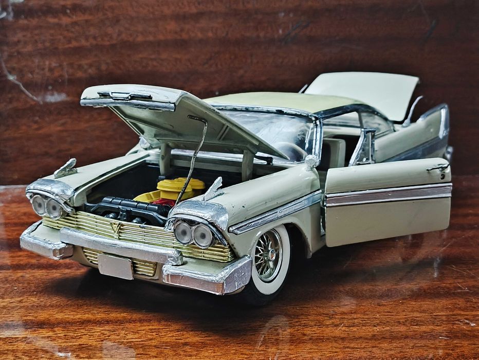 Модель Plymouth Fury 1958 1/18 Motormax