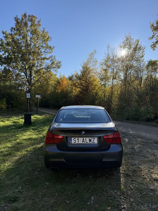 BMW Seria 3 320i E90
