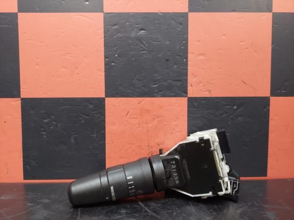 Conjunto / manetes de luzes e limpa vidros NISSAN Cabstar Chassis (F24