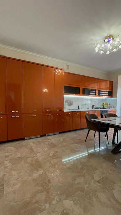 В продажі 3к.кв. з сучасним ремонтом