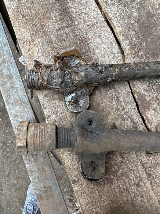 Ось  подкова  Волга Газ-21 Новое.