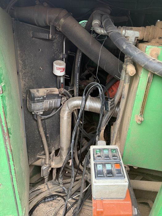 В продажі дробільна машина для дерева на базі харвестера 6*6